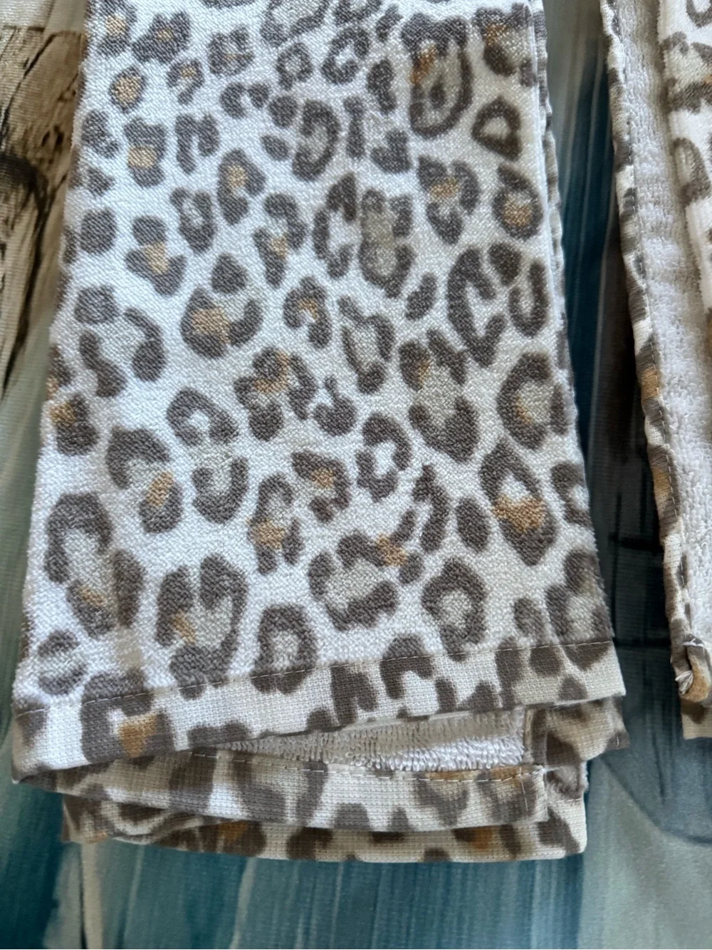 New Set of 2 Leopard Print Hand Towels